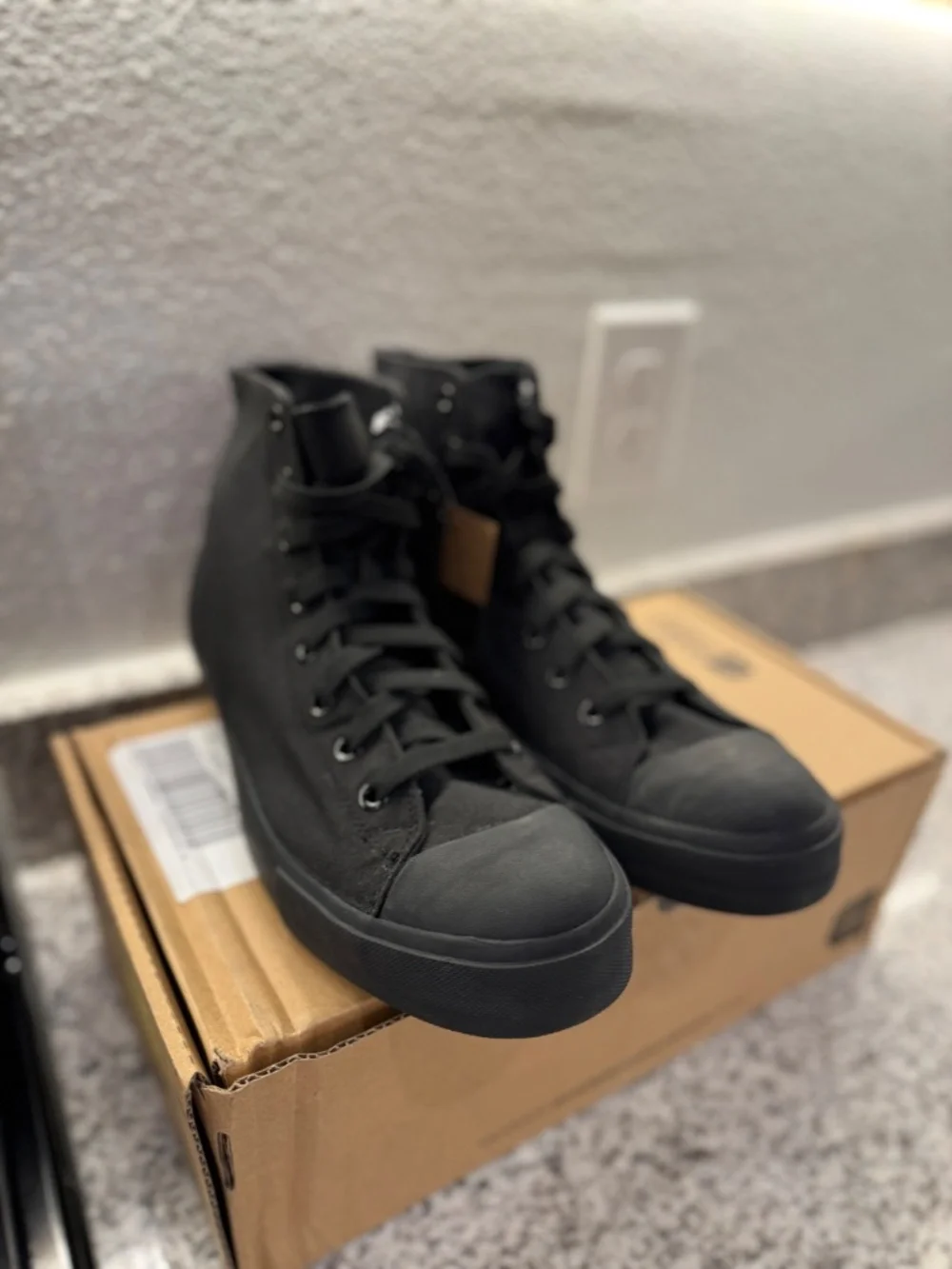 Shoes For Crews Pembroke Canvas High Top Work Shoes Men's 12 Women's 13.5 NWT